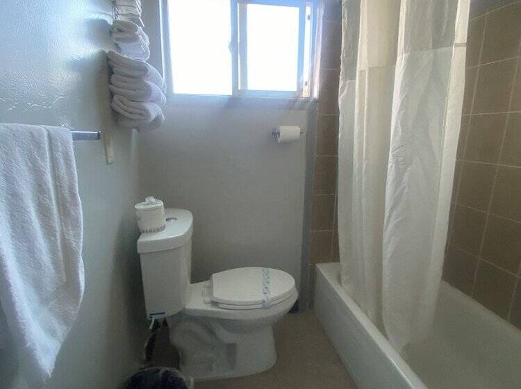 Отель Budget Inn At The Heavenly Gondola