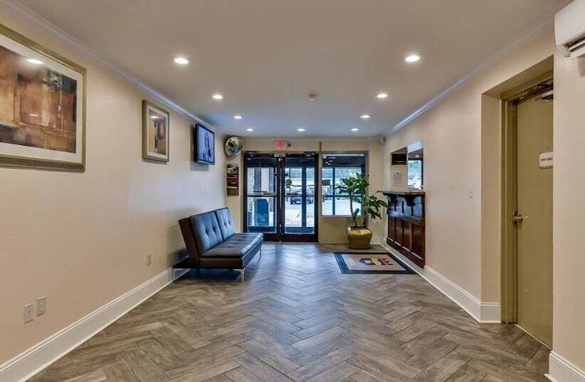 酒店 Red Roof Inn Raleigh Northeast   Downtown