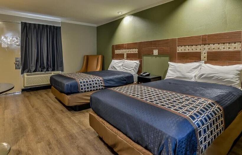 בית מלון כפרי Red Roof Inn Raleigh Northeast   Downtown