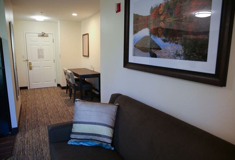 Отель Candlewood Suites Portland Scarborough, An Ihg