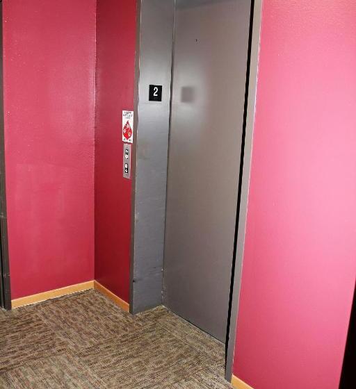 فندق Capri Inn & Suites   Beatrice