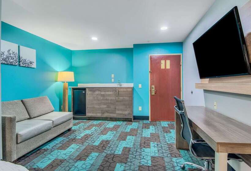 בית מלון כפרי Clarion Pointe Wake Forest   Raleigh North