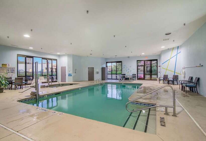 酒店 Clarion Pointe Wake Forest   Raleigh North