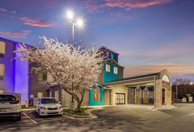 酒店 Clarion Pointe Wake Forest   Raleigh North