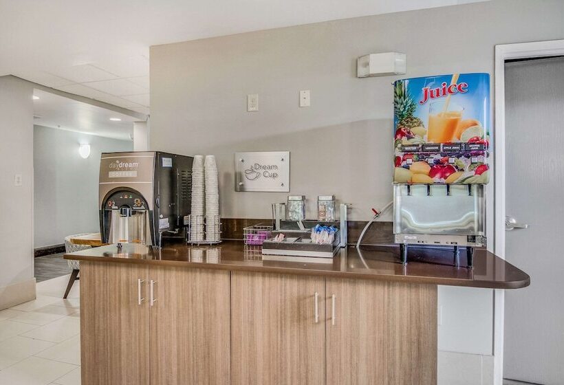 酒店 Clarion Pointe Wake Forest   Raleigh North