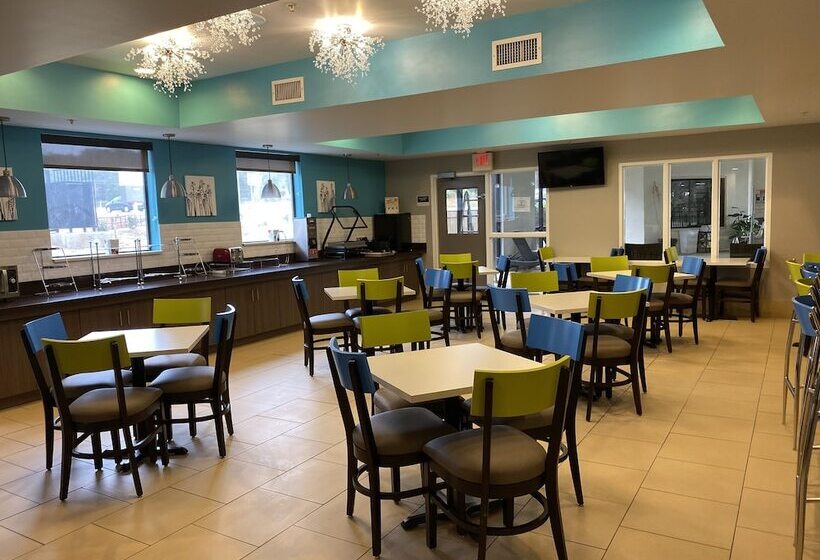 酒店 Clarion Pointe Wake Forest   Raleigh North