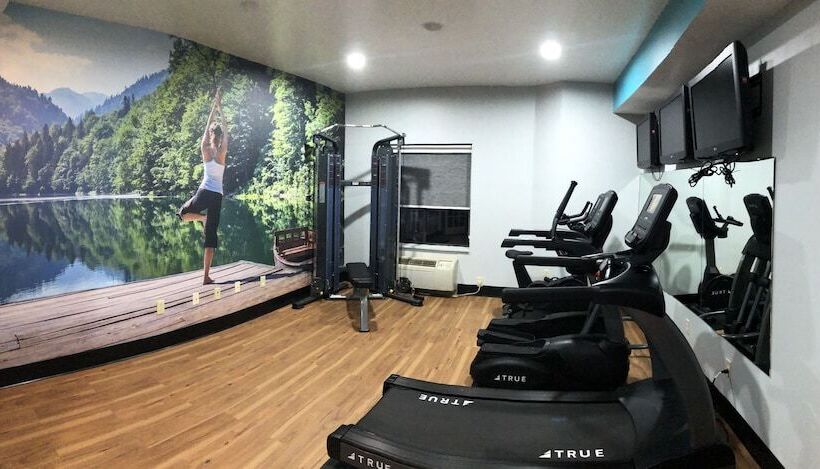 酒店 Clarion Pointe Wake Forest   Raleigh North