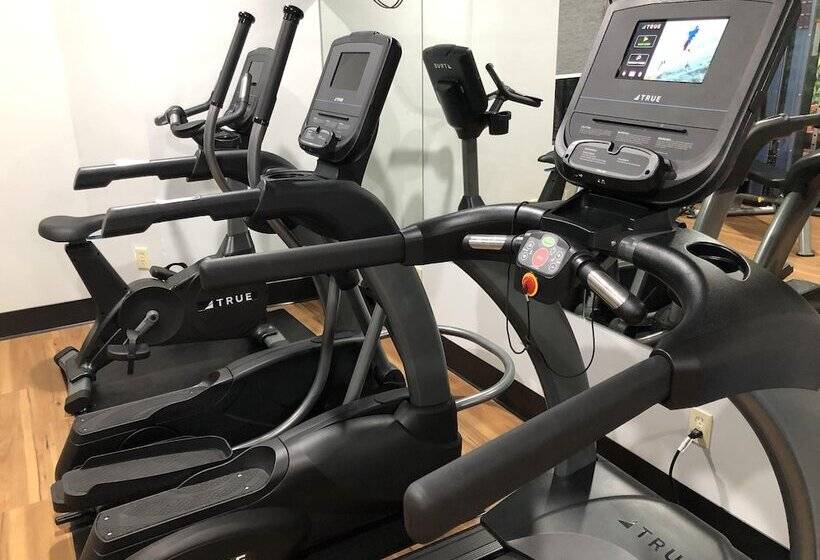 酒店 Clarion Pointe Wake Forest   Raleigh North