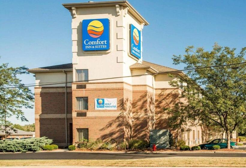 فندق Comfort Inn & Suites West Chester   North Cincinnati