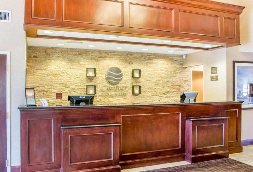 فندق Comfort Inn & Suites West Chester   North Cincinnati