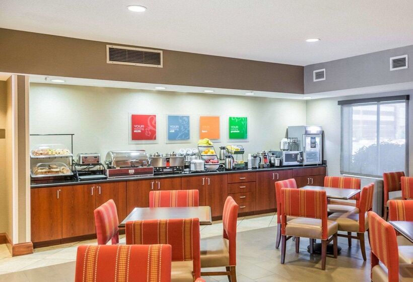 فندق Comfort Inn & Suites West Chester   North Cincinnati