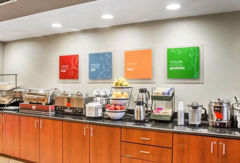 فندق Comfort Inn & Suites West Chester   North Cincinnati