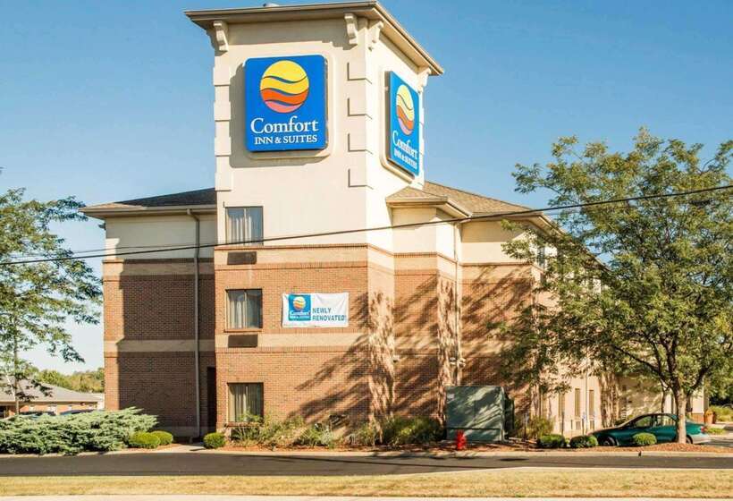 فندق Comfort Inn & Suites West Chester   North Cincinnati