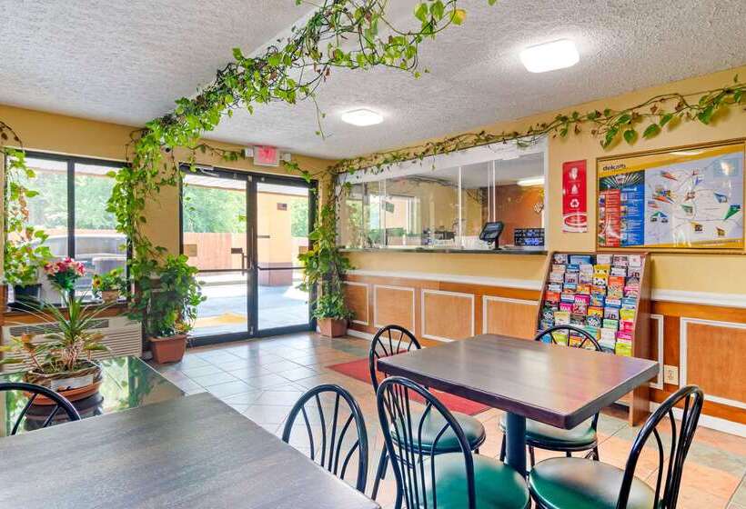 ホテル Econo Lodge