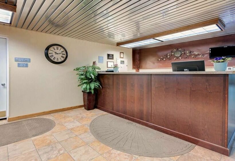 בית מלון כפרי Grand Forks Travelodge