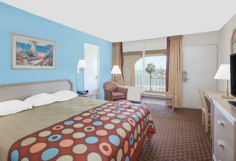 Отель Harbor Inn Bayfront