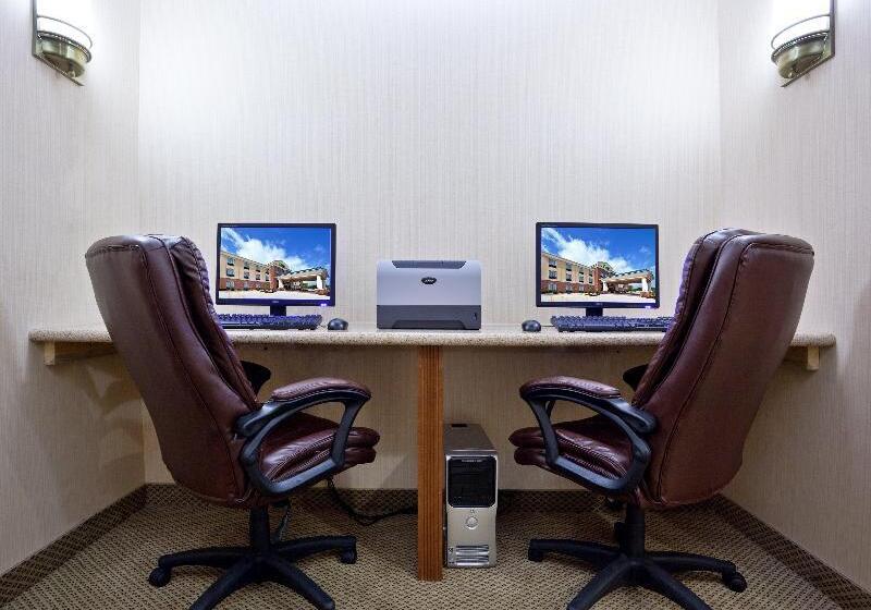 Holiday Inn Express Hotel & Suites Tipp City, An Ihg