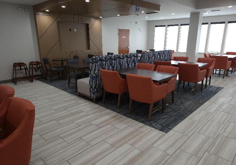 Holiday Inn Express Hotel & Suites Tipp City, An Ihg