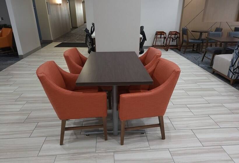 Holiday Inn Express Hotel & Suites Tipp City, An Ihg