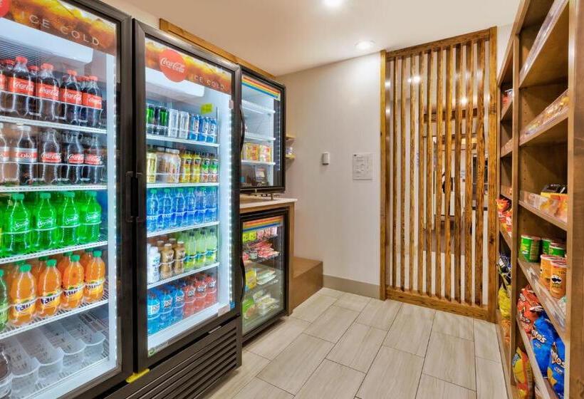 호텔 Holiday Inn Express & Suites   Milan   Sandusky Area, An Ihg