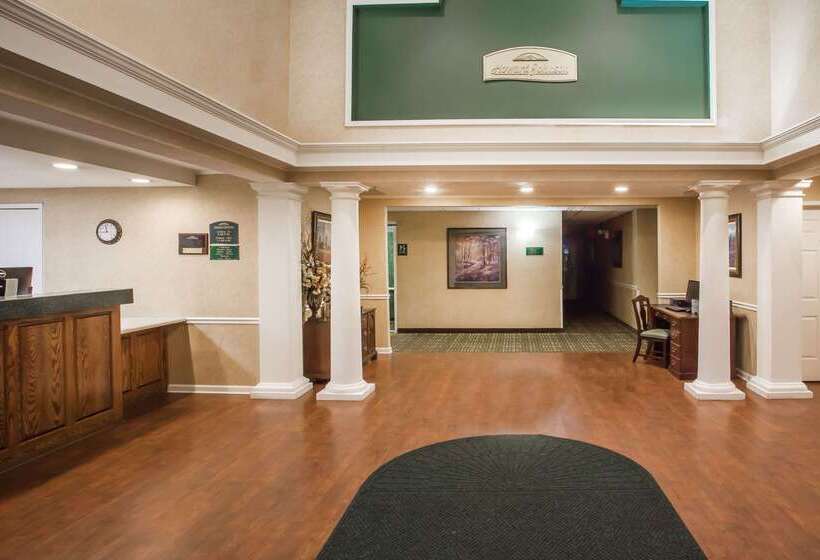 فندق Howard Johnson By Wyndham Jackson