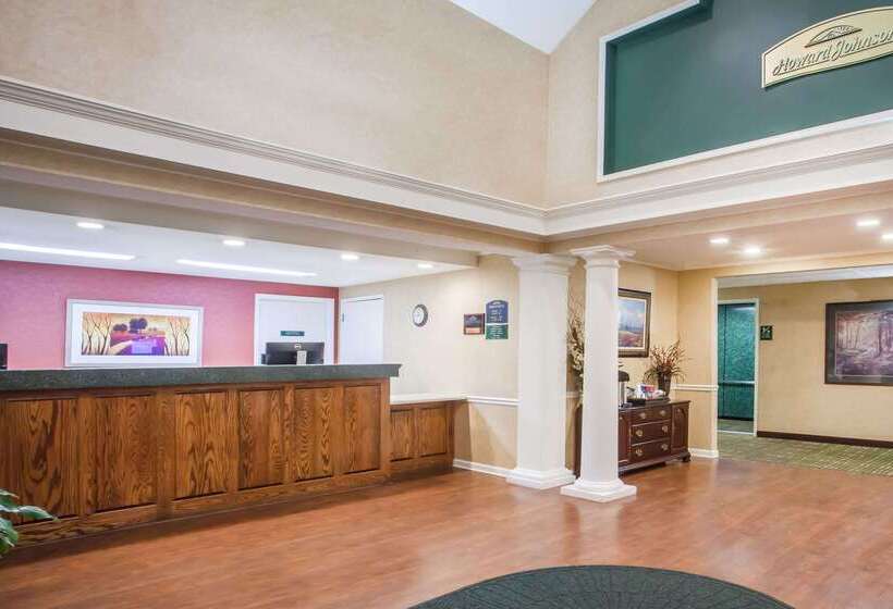 فندق Howard Johnson By Wyndham Jackson