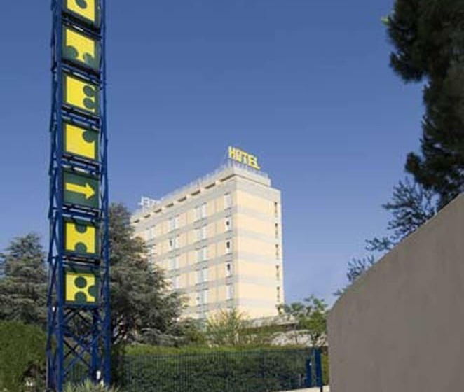 בית מלון כפרי Hr