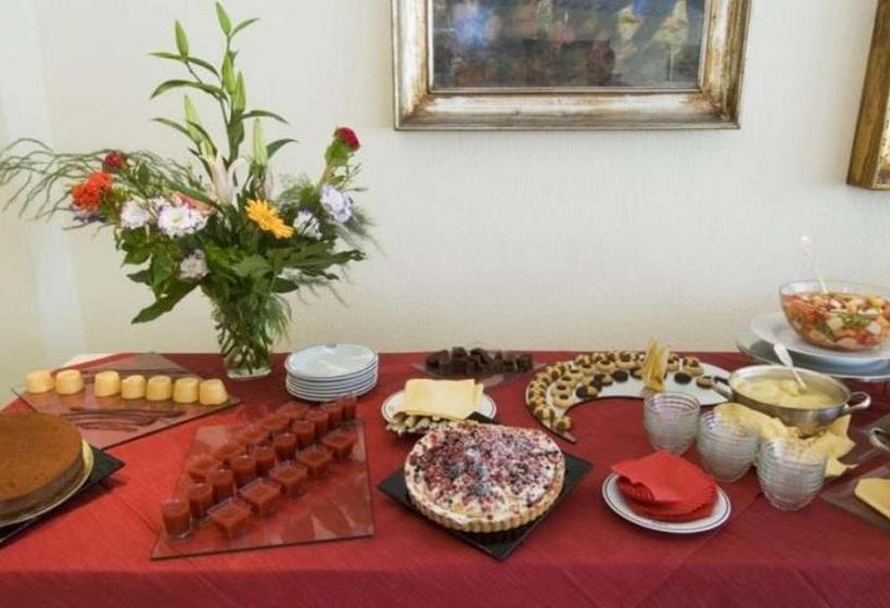 בית מלון כפרי Hr