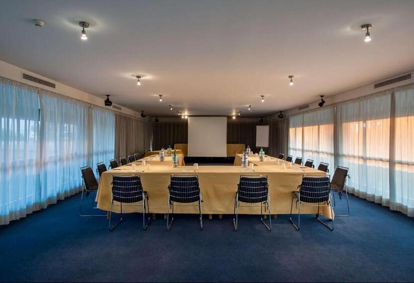 בית מלון כפרי Hr