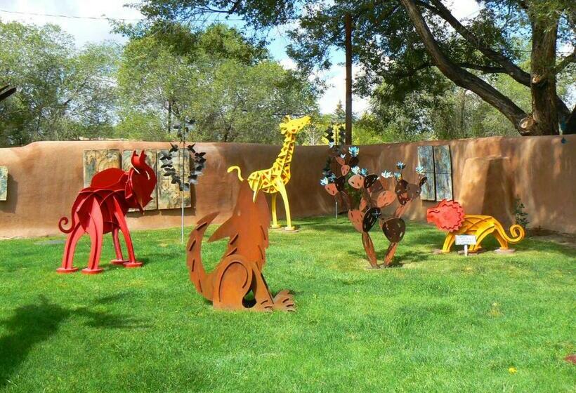 ホテル Inger Jirby Gallery & Guest Houses