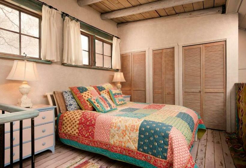 ホテル Inger Jirby Gallery & Guest Houses