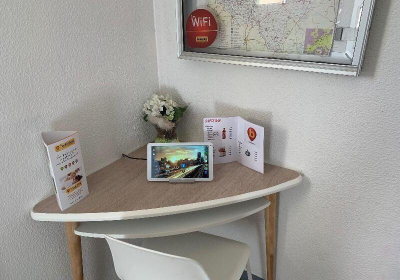 Отель Initial By Balladins Tours Sud