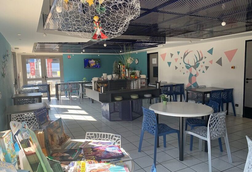 בית מלון כפרי Initial By Balladins Tours Sud