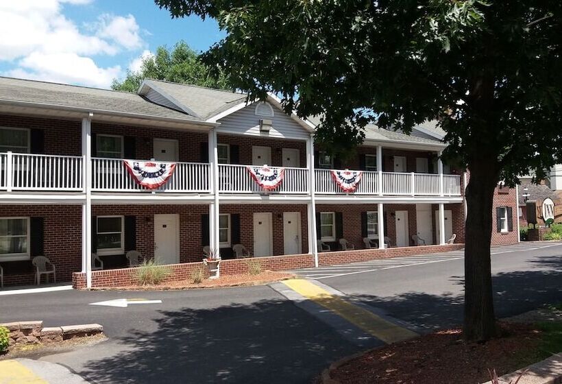 فندق Inn At Cemetery Hill