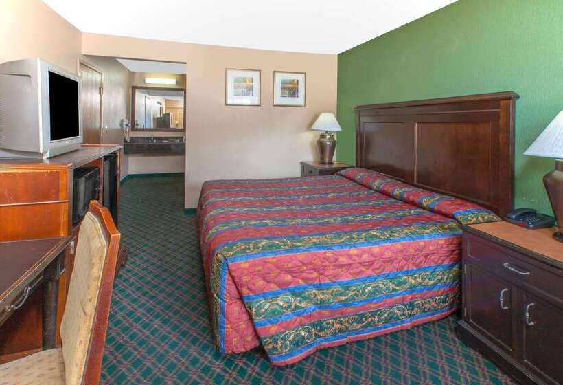 Отель Knights Inn Forest Hill