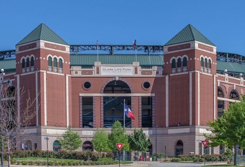 Отель Knights Inn Forest Hill