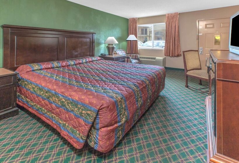 Отель Knights Inn Forest Hill