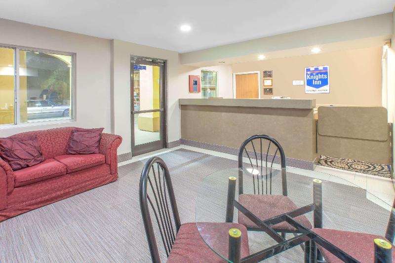 Отель Knights Inn Forest Hill