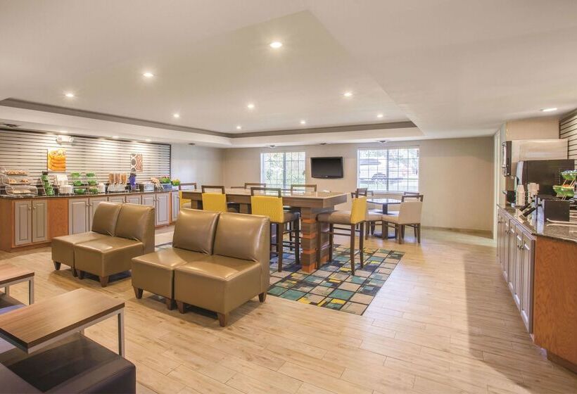 هتل La Quinta Inn By Wyndham Richmond South
