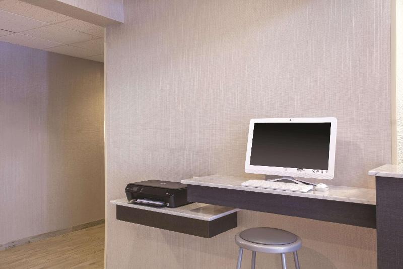 هتل La Quinta Inn By Wyndham Richmond South