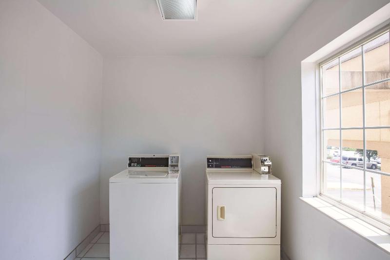 هتل La Quinta Inn By Wyndham Richmond South