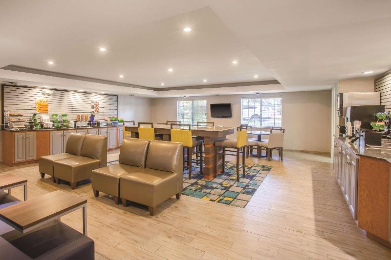 هتل La Quinta Inn By Wyndham Richmond South