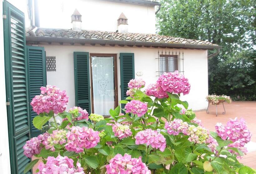 فندق Locanda Le Boscarecce