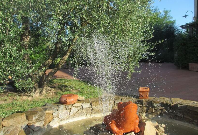 فندق Locanda Le Boscarecce