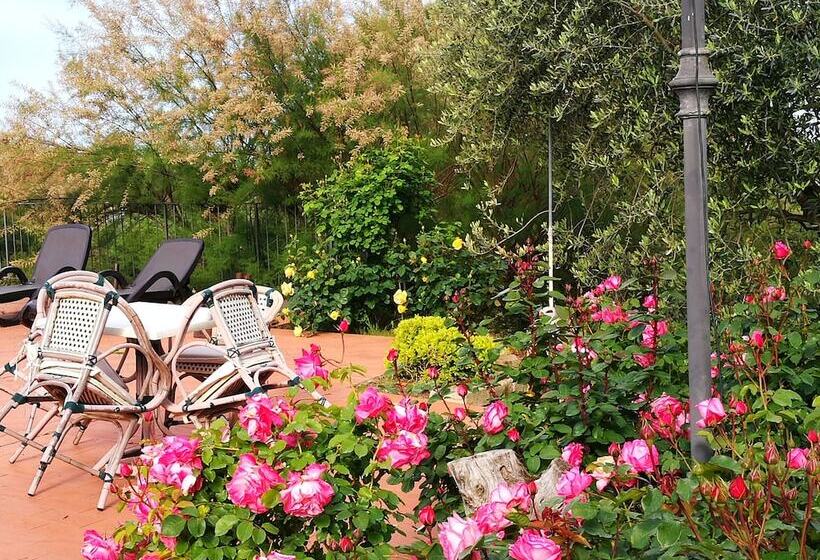 فندق Locanda Le Boscarecce