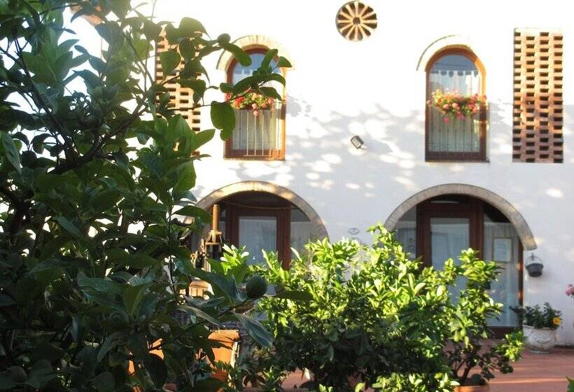 فندق Locanda Le Boscarecce