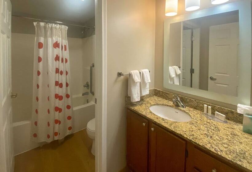 בית מלון כפרי Mainstay Suites Middleburg Heights Cleveland Airport