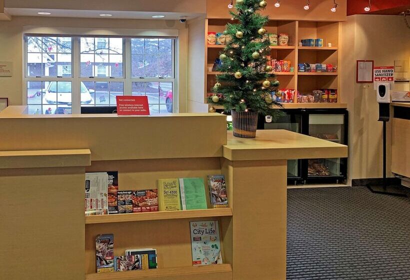 בית מלון כפרי Mainstay Suites Middleburg Heights Cleveland Airport