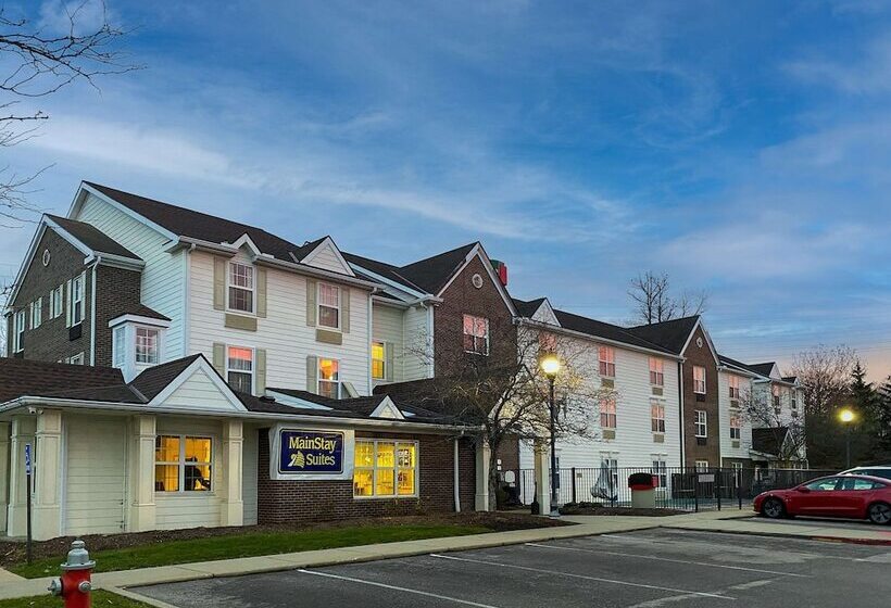 בית מלון כפרי Mainstay Suites Middleburg Heights Cleveland Airport