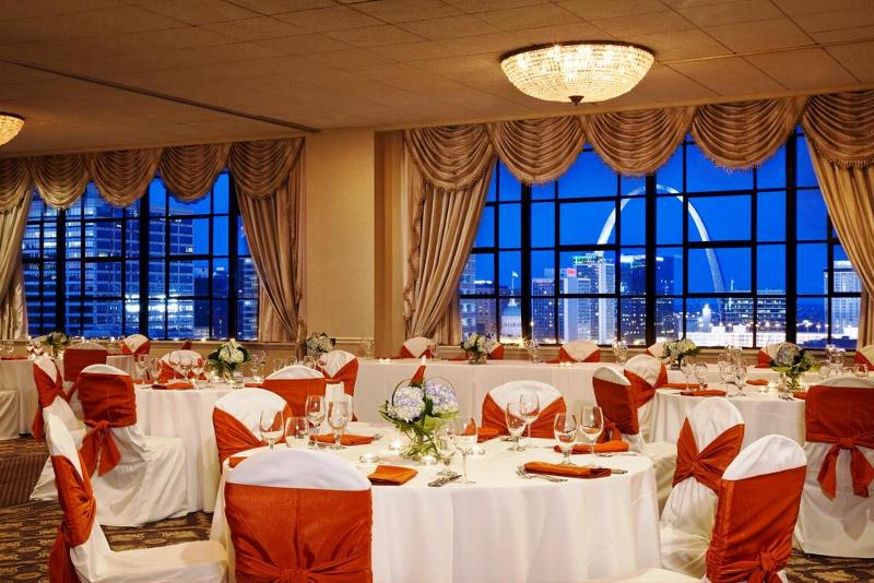 فندق OYO St Louis Downtown City Center MO